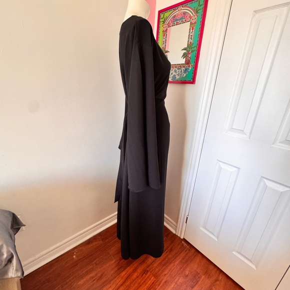 Chic Black Long Sleeve Dress - Picture 2 of 4